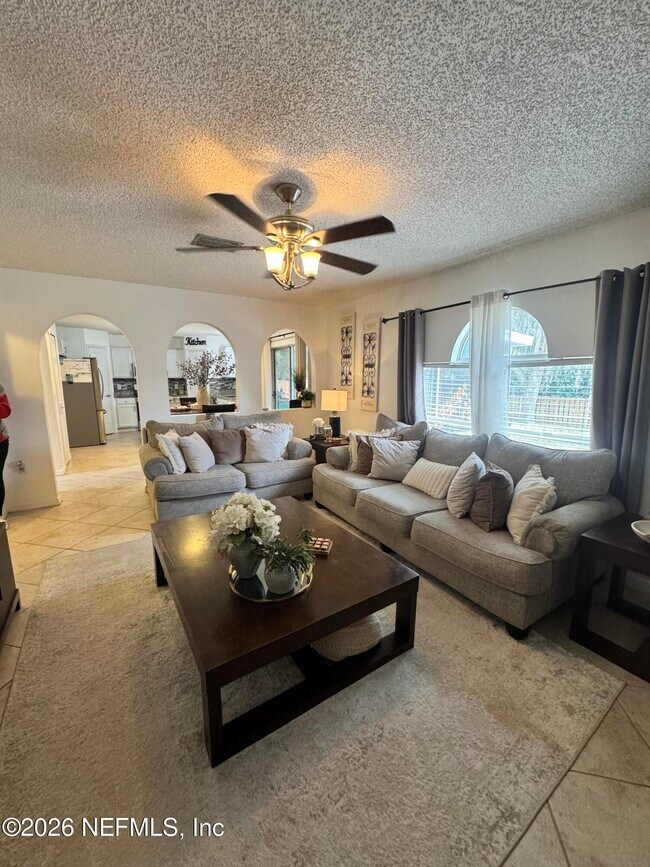 Building Photo - 12341 Glenn Hollow Dr