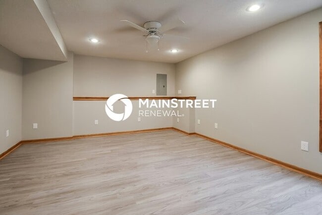 Building Photo - 4 Bedroom Pet-Friendly Home in Kearney, MO with Main Street Renewal