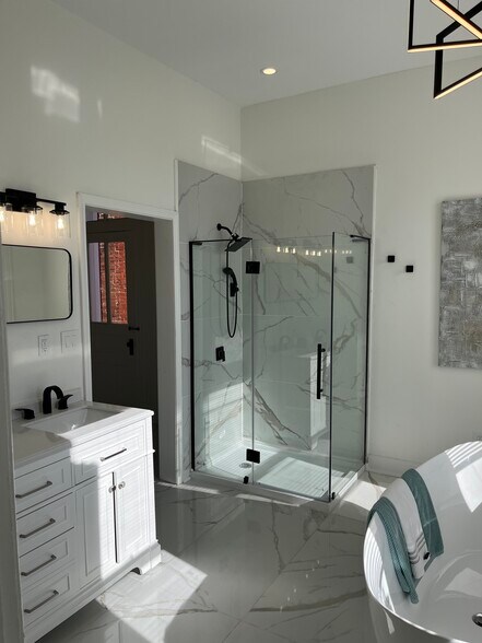 Building Photo - 1936 Arsenal St