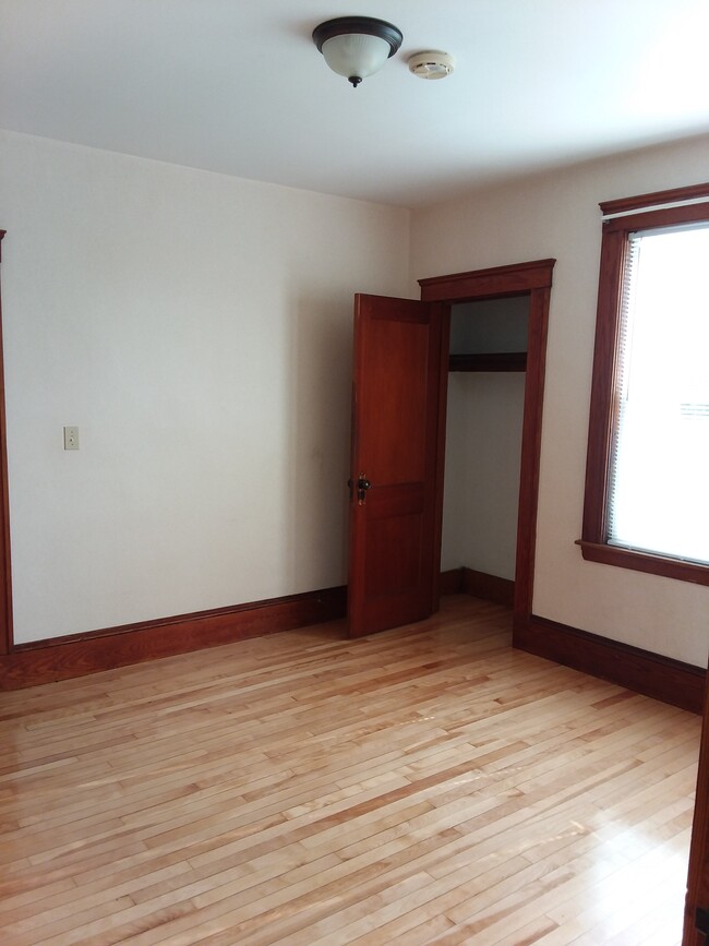 Front Bedroom - 10 Beacon Hill Blvd