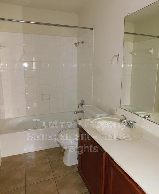 Building Photo - 6202 Suellen Ln