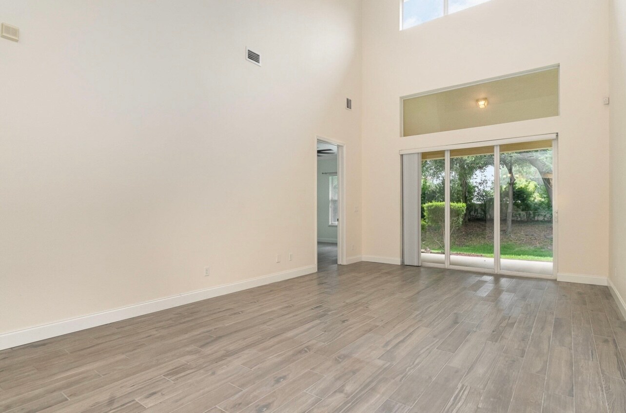 Building Photo - 8410 Maria Ct