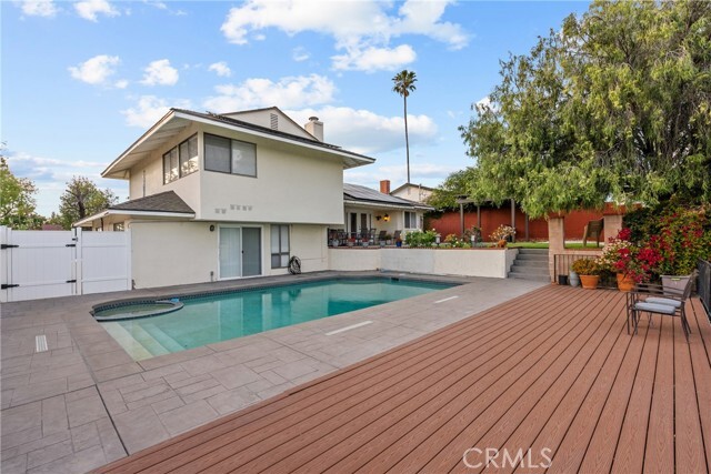 Building Photo - 9558 Swinton Ave