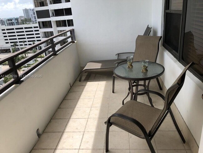 Building Photo - 3505 S Ocean Dr