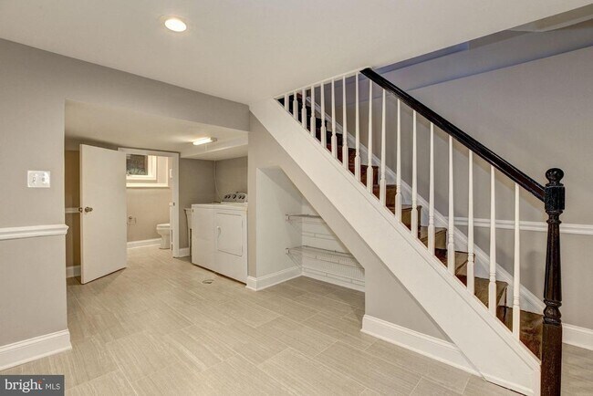 Building Photo - 4811 Drummond Ave