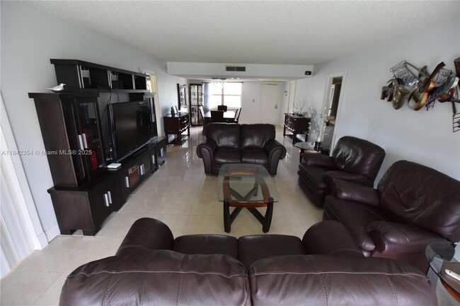 Primary Photo - 3800 Oaks Clubhouse Dr