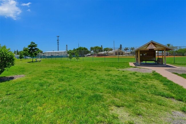 Building Photo - 614 Gladstone Ln