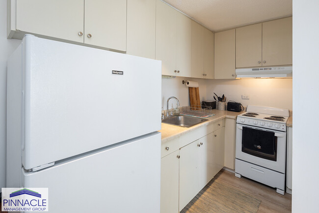 Building Photo - 2651 Kuilei St