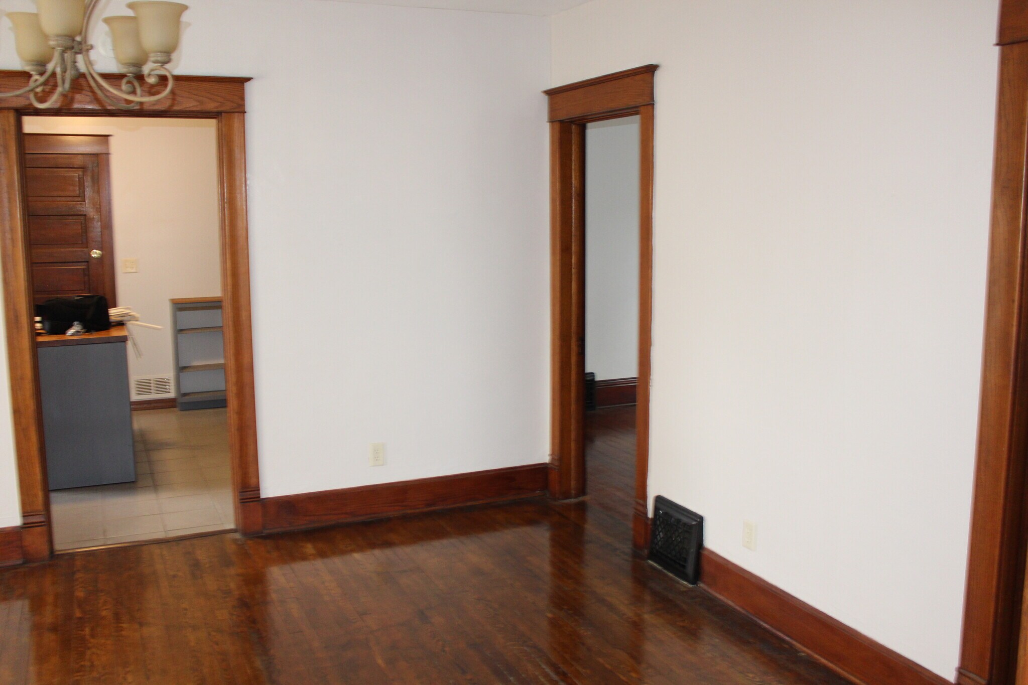 Dining Room 1 - 1516 Thurston Ave