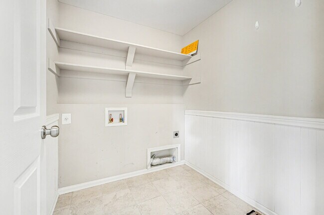 Building Photo - 9 Gallery Rd