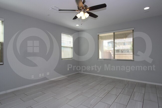 Building Photo - 2092 E Lantana Dr