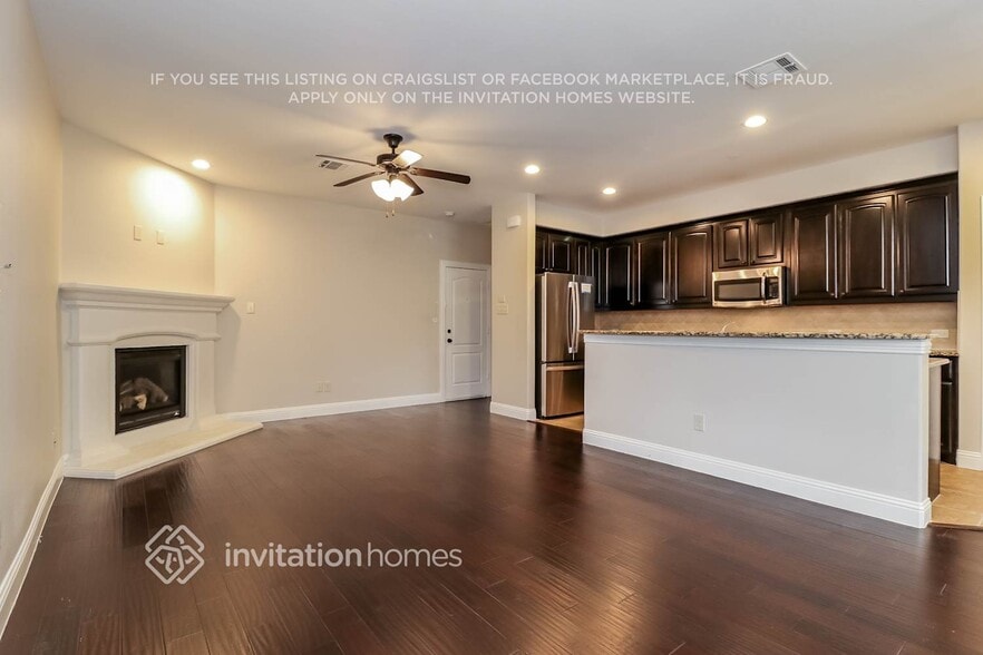 Building Photo - 4217 Riverview Dr