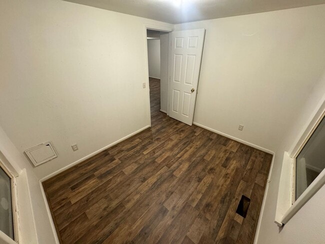 Building Photo - 2 Bedroom / 2 Bathroom house in Peoria wit...