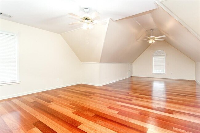 Building Photo - 5020 Greatwood Ln