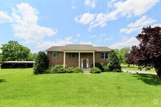 Building Photo - Charming Split-Level Home in Peaceful Coun...