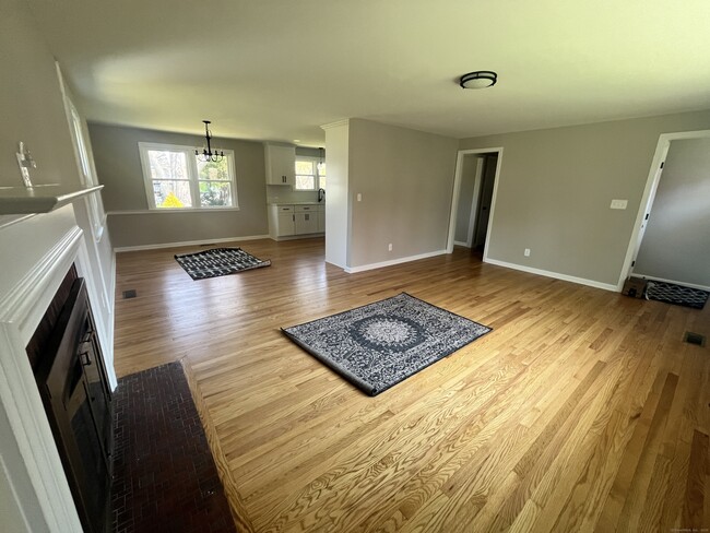 Building Photo - 22 Jansen Ln