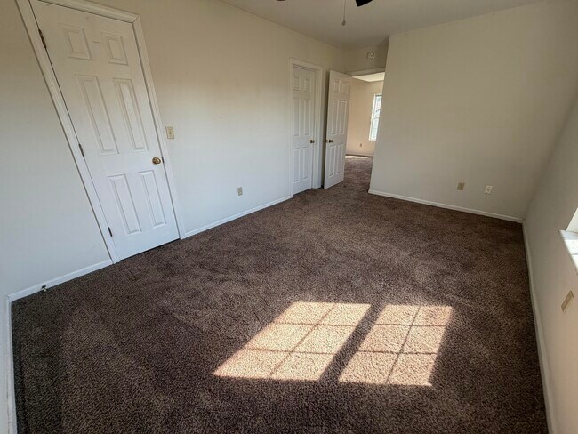 Building Photo - 1413 N Frideriki Dr