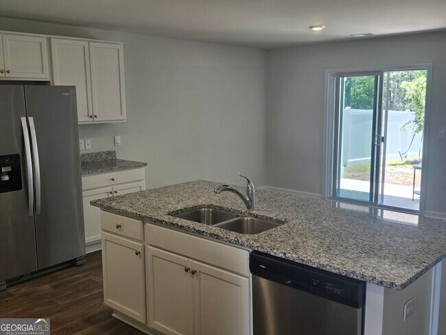 Building Photo - 404 Turpentine Trl