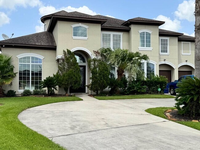 Building Photo - 8 Cypress Point Ct