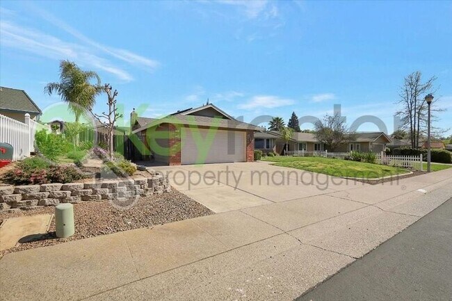 Building Photo - 6359 Edgewood Way