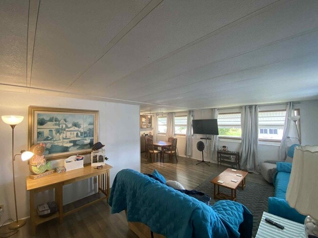 Building Photo - 5316 53rd Ave E