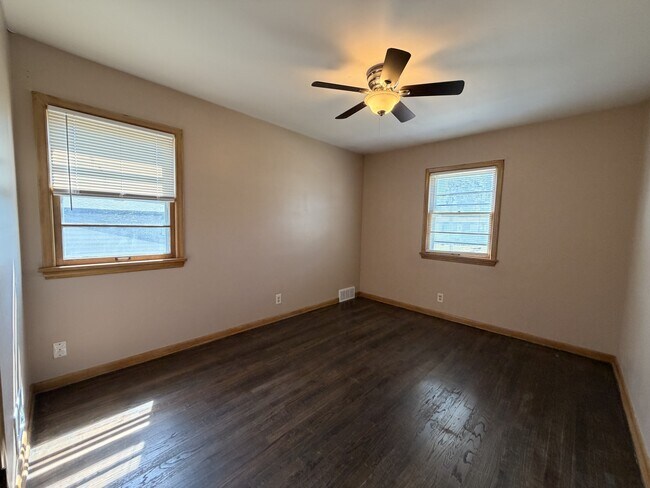 Building Photo - 4010 Newport Ave