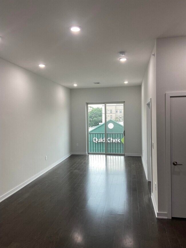 Building Photo - 275 BROADWAY