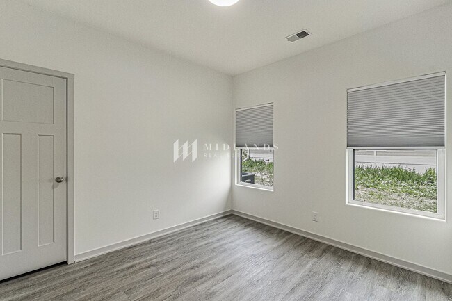 Building Photo - 12314 N 149th Cir