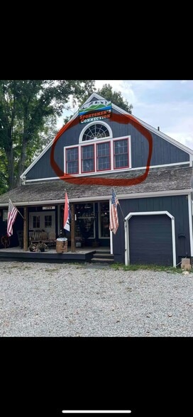 Building Photo - 15 S Main St