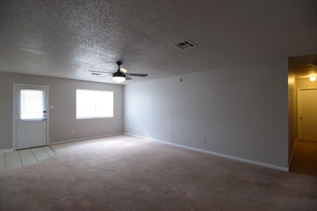 Building Photo - 4402 Matt Dr