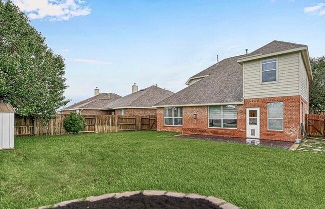 Building Photo - 22015 Field Green Dr