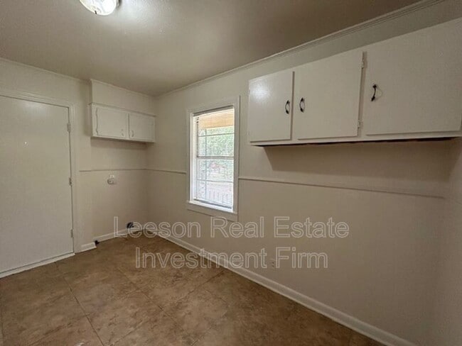 Building Photo - 3445 Hardy St