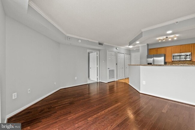 Building Photo - 3101 N Hampton Dr