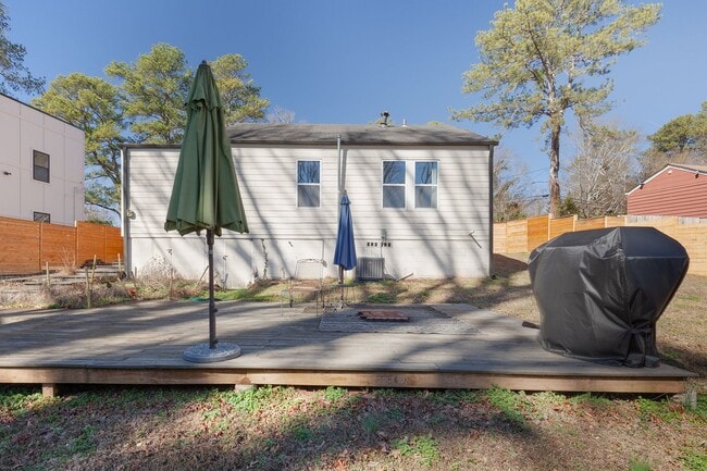 Building Photo - Beautifully Updated Home in Vibrant Atlanta Neighborhood