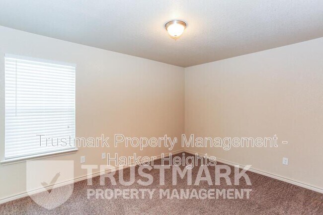 Building Photo - 101 Kings Ct