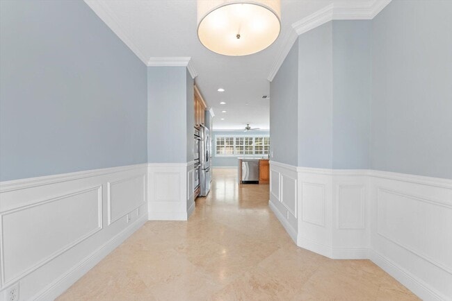 Building Photo - 604 NE Francesca Ln