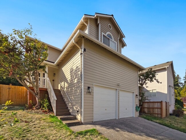 Building Photo - Updated 4-Bed Home Near Future Light Rail ...