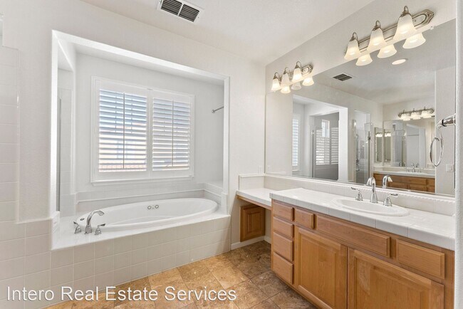 Building Photo - 4 br, 2.5 bath House - 4193 Stewart Lane