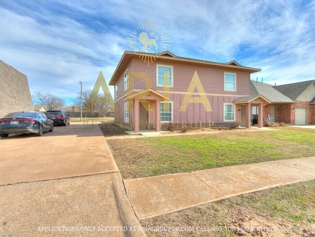Building Photo - 2 bed/1.5 bath Norman Townhome Duplex - AV...