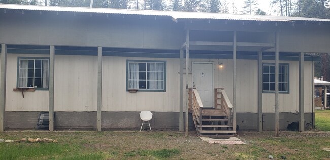 Building Photo - 260 S Derrick Flat Rd