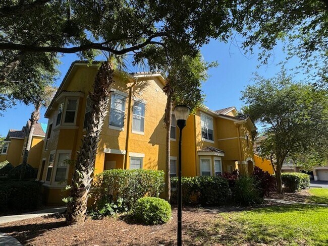 Building Photo - Stunning 2/2 Condo For Rent in Mirabella -...