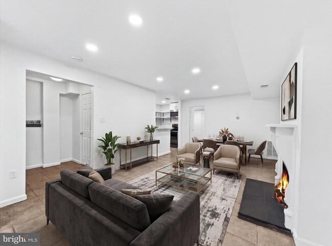 Building Photo - 1813 8th St NW