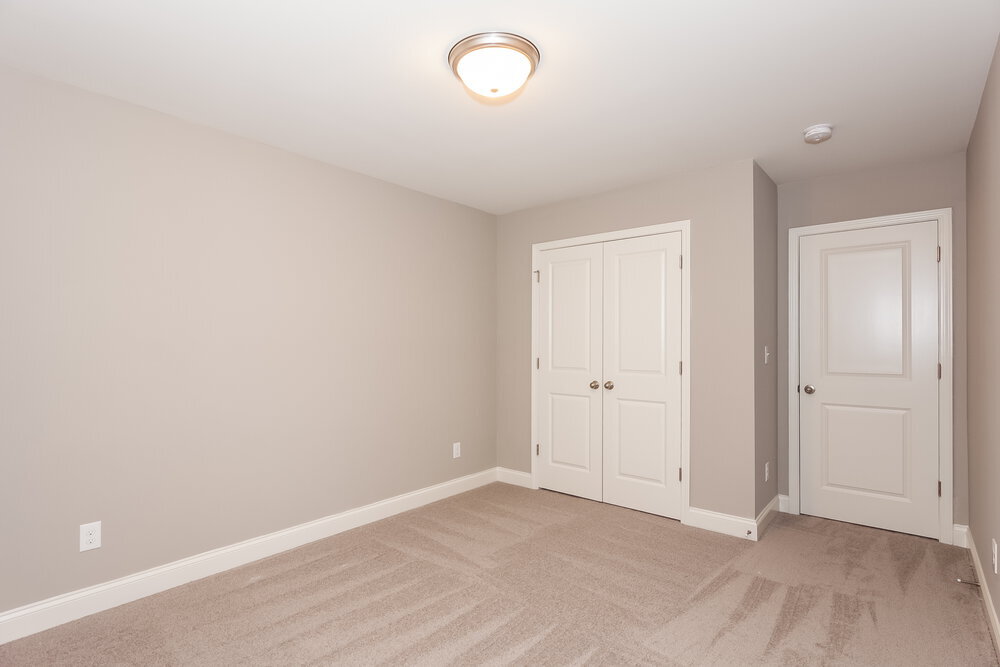 Building Photo - 421 Breezewood Dr