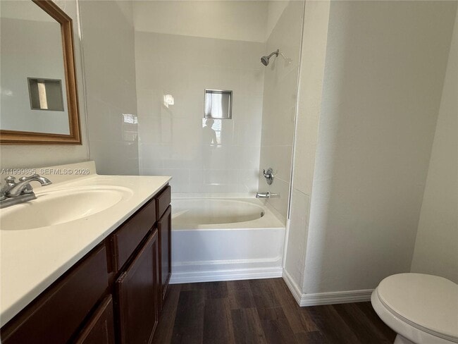 Building Photo - 8800 NW 107 Ct