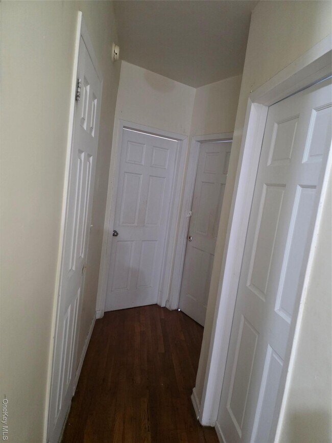 Building Photo - 301 Wyona St