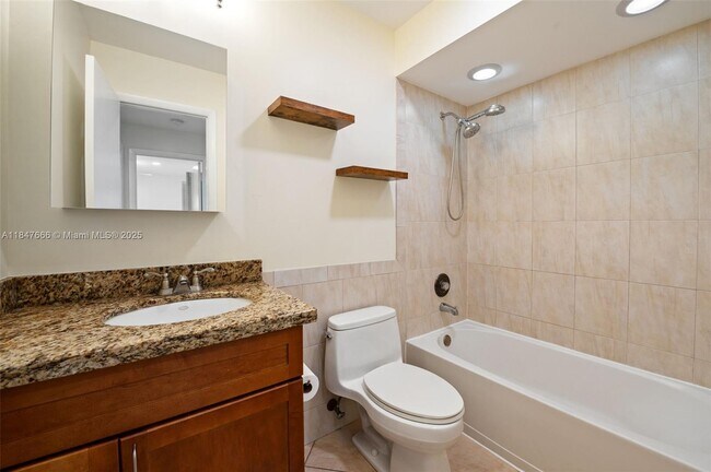 Building Photo - 2158 Baton Rouge