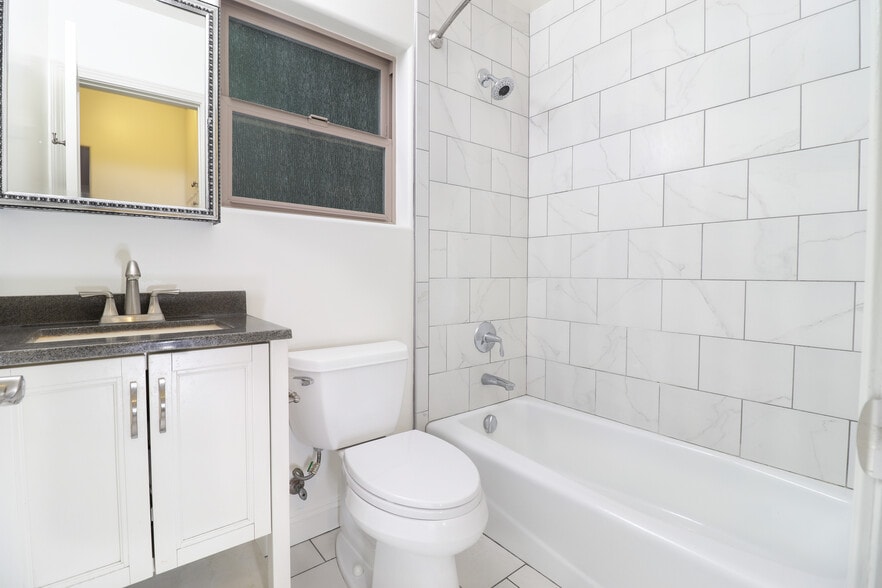 Building Photo - 5255 Via Campo St