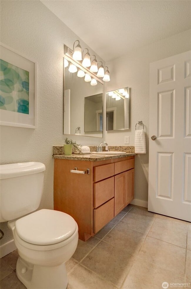 Building Photo - 2bd/1ba Kirkland Condo