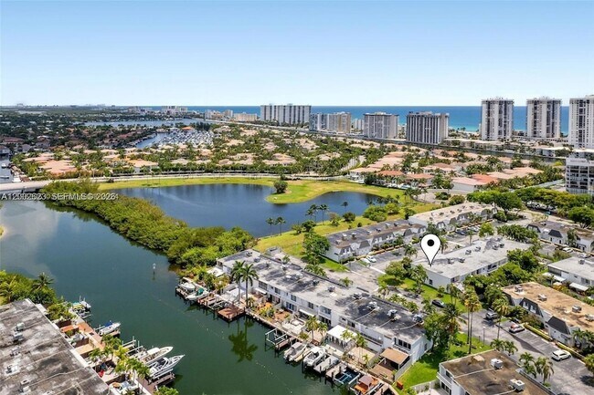 Building Photo - 903 NE 27th Ave