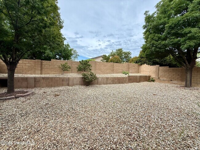 Building Photo - 6919 E Elbrook Ave